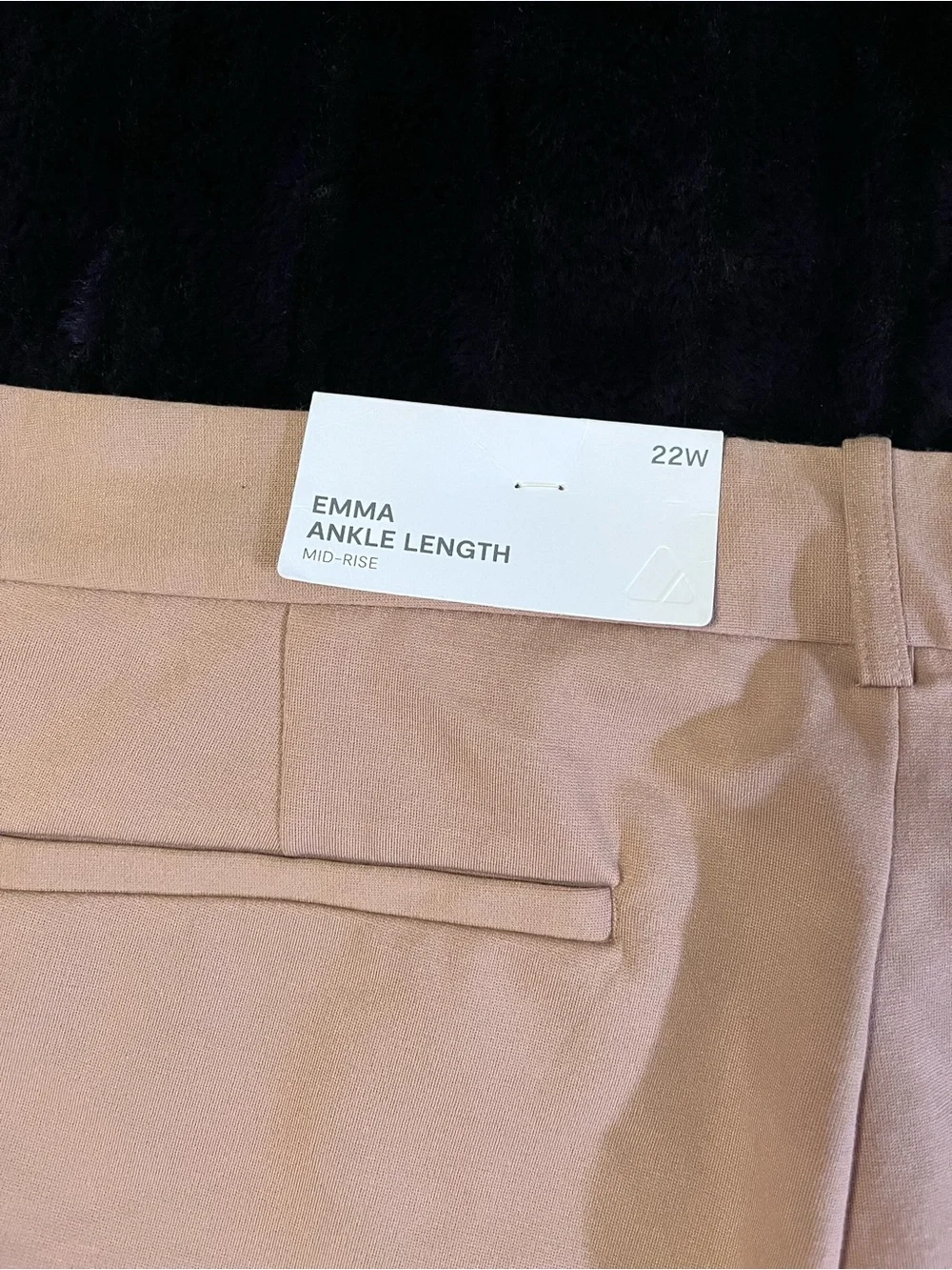Liz Claiborne Women’s Mid Rise Ankle Length Khaki Pants Size 22w NWT